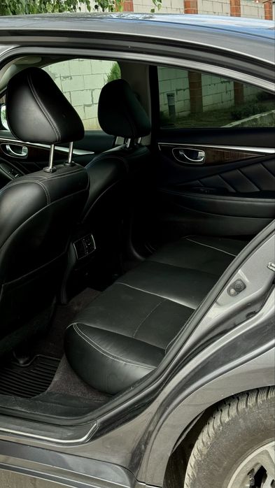 Infiniti q50 Premium 3.5 л гибрид Инфинити Hybrid