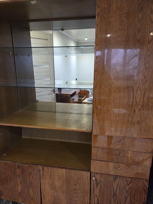 Продається вживаний сервант