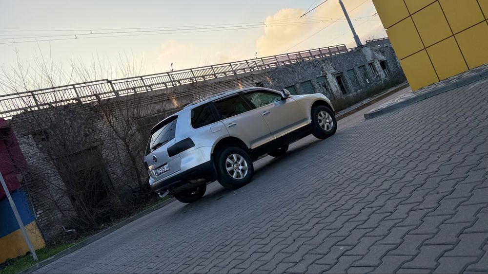 Volksvagen  TOUAREG