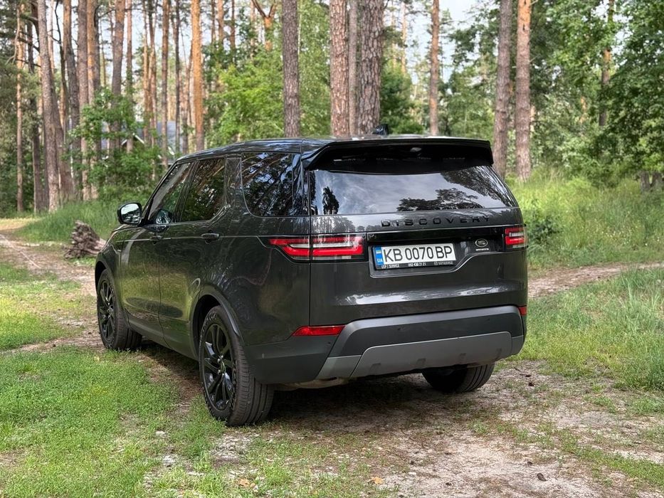 Land Rover Discovery 5