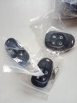 Універсальний пульт-брелок для воріт, шлагбауму, ролет ДК 433 МГЦ