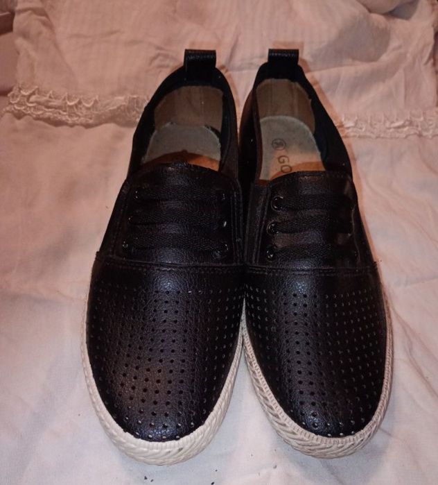 czarny wygodne buciki dla