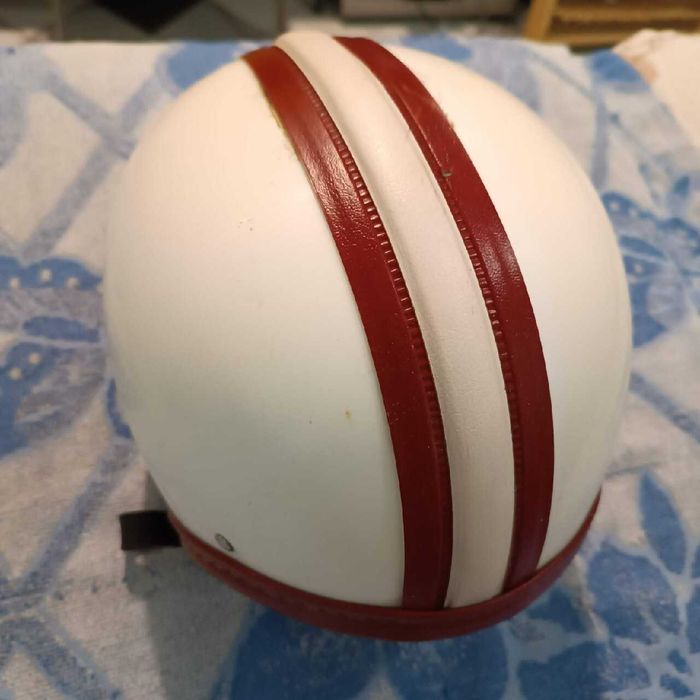 Kask Orzeszek z epoki PRL-u WSK, SHL, KOMAR