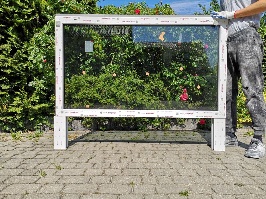 Okno wydawcze okno przyciemniane 1556x913