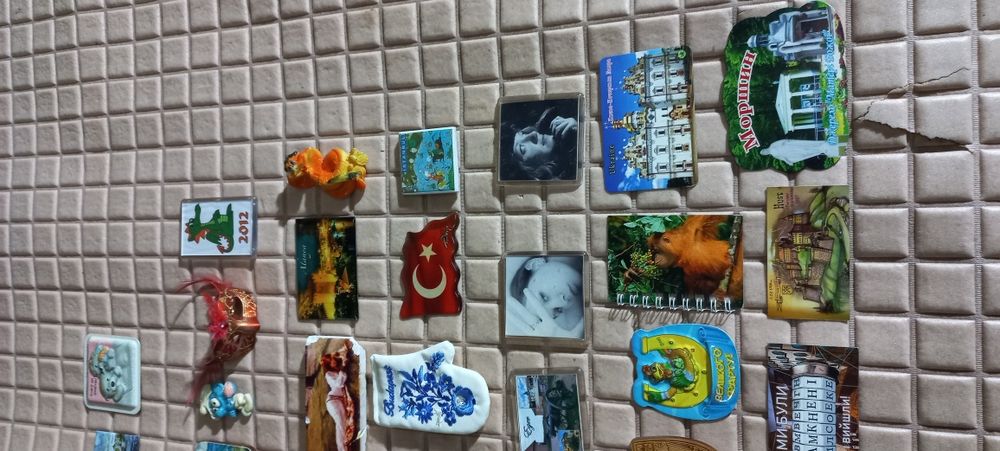 Колекція магнітів на холодильник з різних країн,  ціна за всі 700 грн