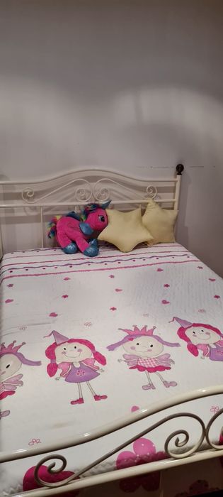 Cama solteiro + colchão + mesinhas