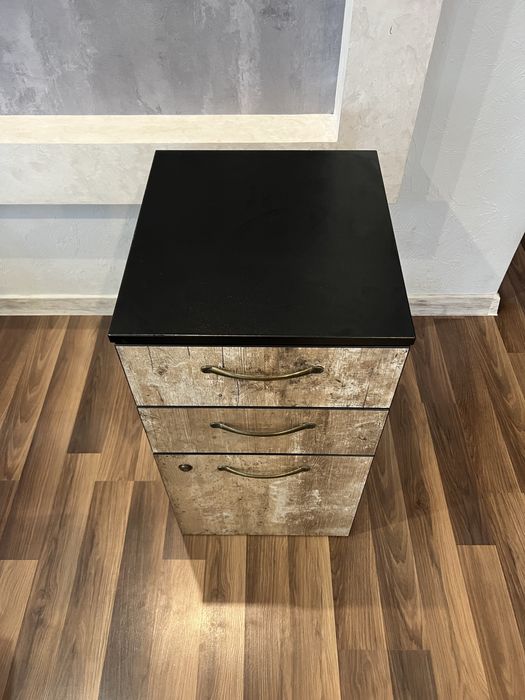 Стол маникюрный,тумба,стол лофт