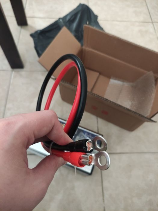 В наличии, Очень мощный инвертор 4500w, чистый синус, есть экран и ват