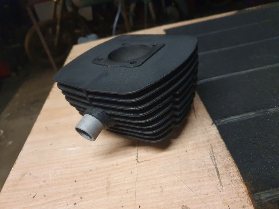 WSK Lewy boczek metalowy mały