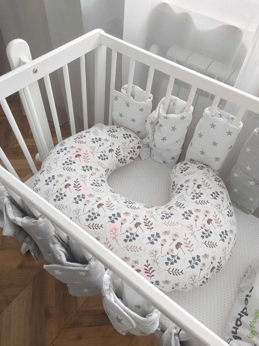 Biała kołyska dla dzieci niemowląt