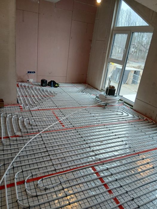 Układanie podłogówki