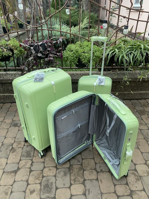 Чемодан .Валіза Three Birds поліпропілен .Великий асортимент .