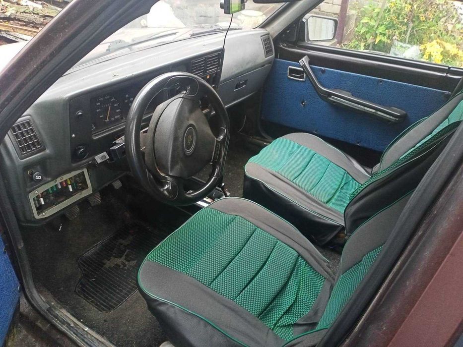 Opel Kadett Опель Кадет хэчбэк 1.2