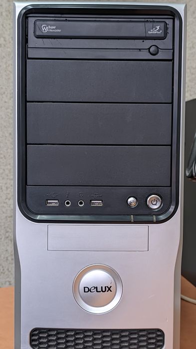 комп'ютер з монітором п к