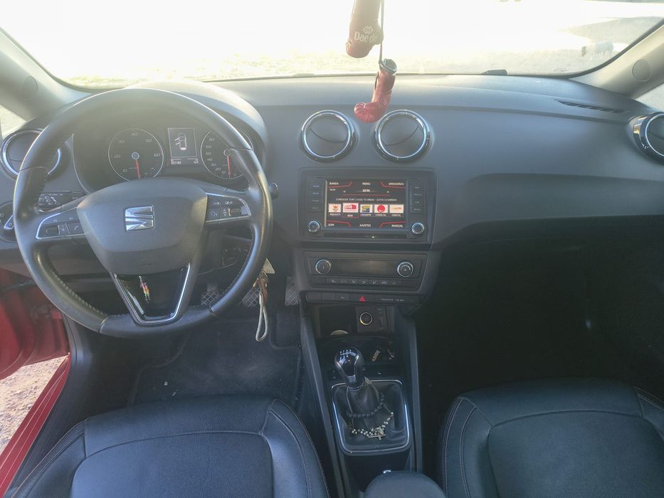 Seat Ibiza ST Vermelho — photo 4