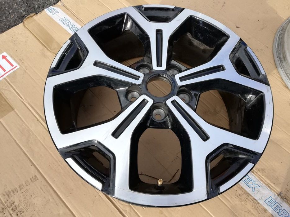 Felga Aluminiowa Renault 17 5x114,3 6,5j et-50