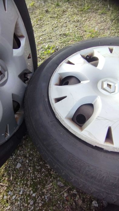 4 Pneus + Jantes Renault R15 195/65 – 80€