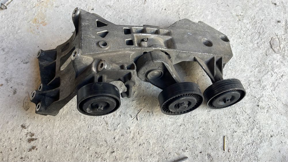 Натяжной ролик ремня ГРМ