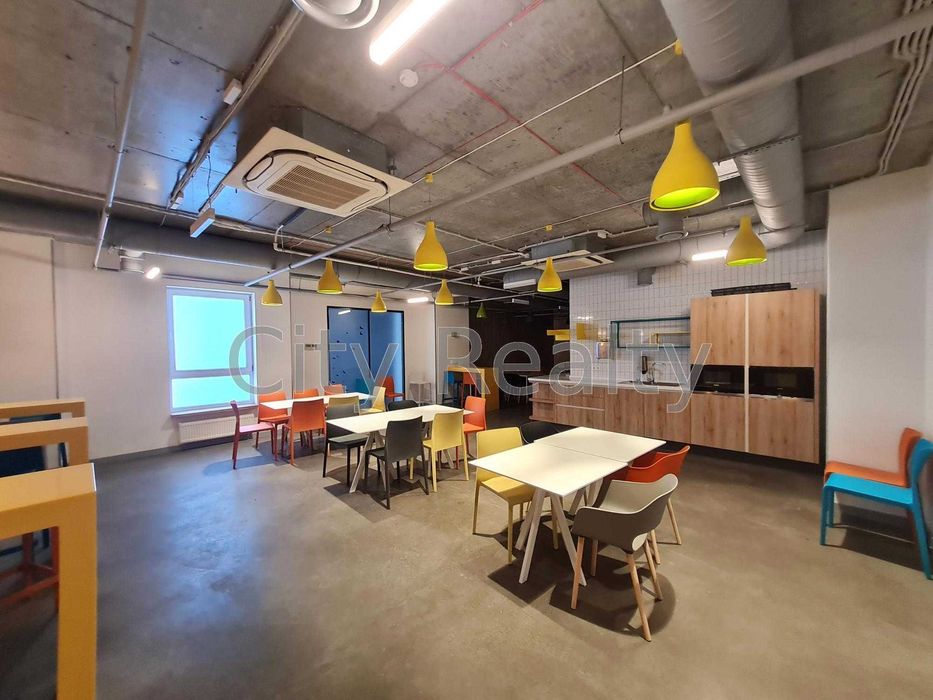 Офіс 1237 м.кв Вул. Саксаганського 70А Голосіївський метро Університет