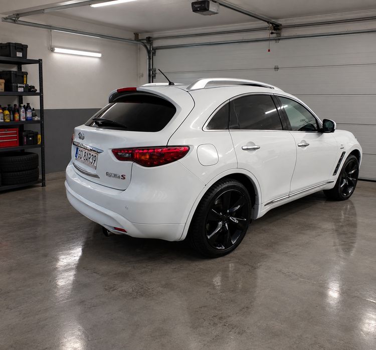 INFINITI FX30 D SPORT PREMIUM przebieg 185 tys