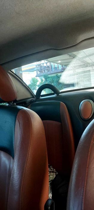 Peugeot 206cc com caixa automática, a gasolina e GPL