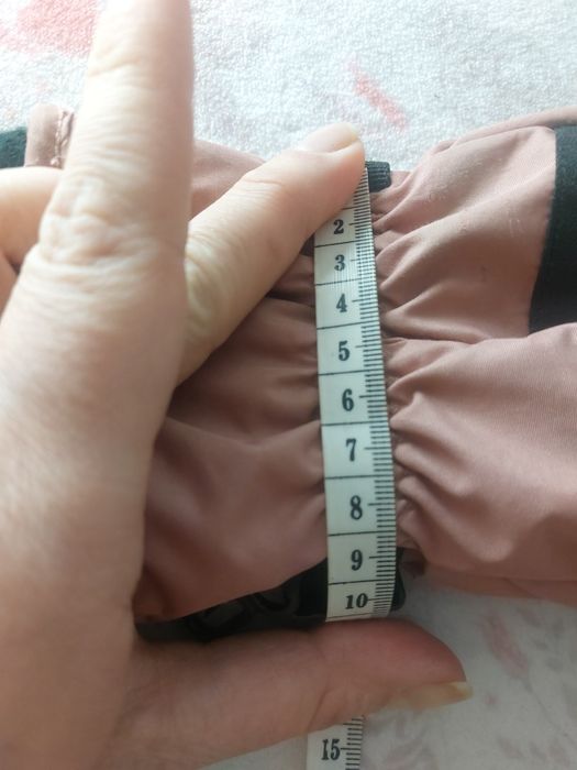 рукавички краги 12-14 років cubes us
є незначні сліди носіння(фото).
в