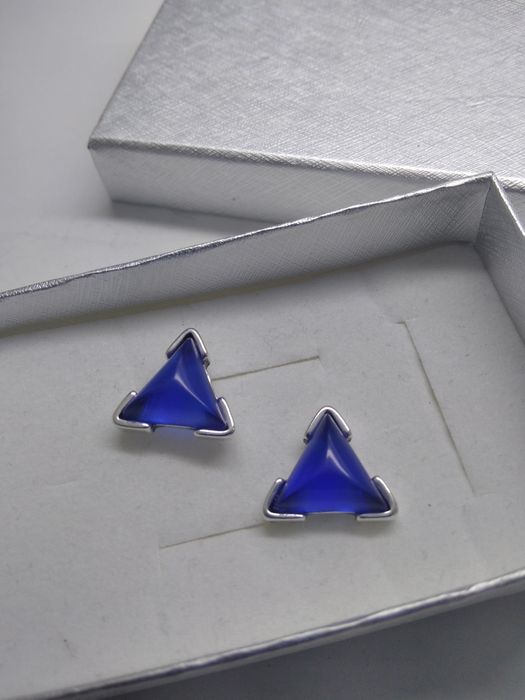 Srebrne kolczyki wkrętki z pięknym kamieniem srebro 925   208