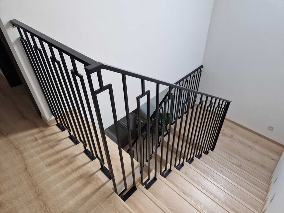 Balustrady wewnętrzne・Balustrady schodowe・Barierki na schody ・Harfa
