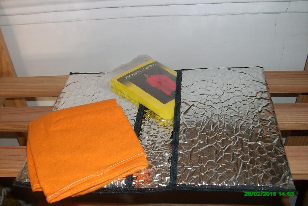 Pasta com gabardine e pano de pó, para automóvel
