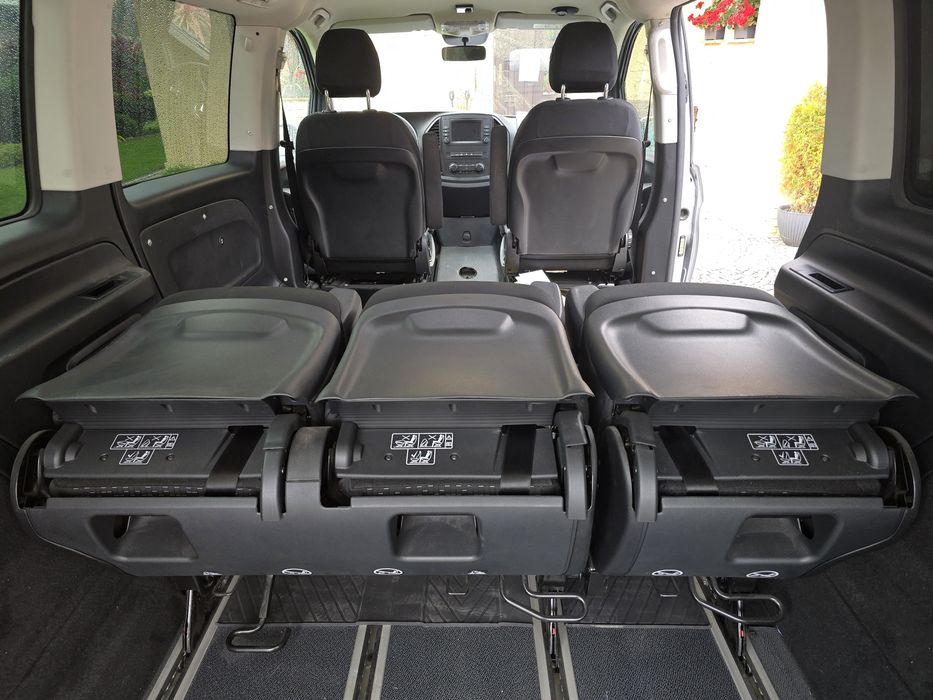 Siedzenia fotel wnętrze  podsufitka boczki kanapa tył vito 447