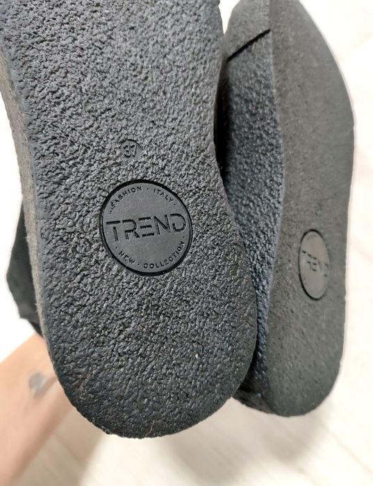 Чоботи, черевики, ботинки