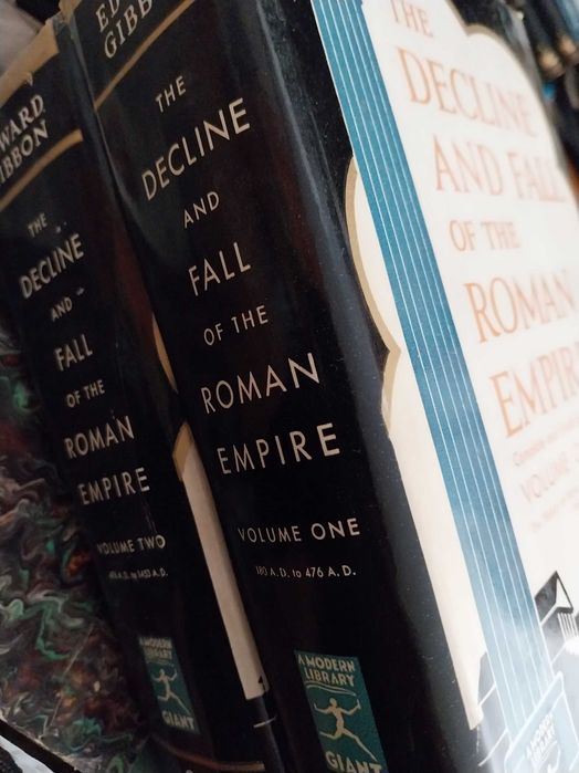 livro: “The decline and fall of the roman empire” (2 volumes)