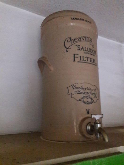 Filtro de água antigo Cheavin's Saludor