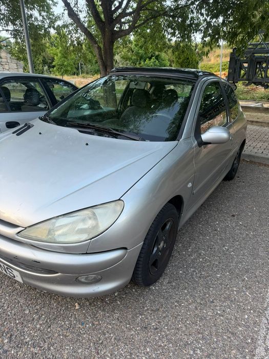 Peugeot 206 XR .