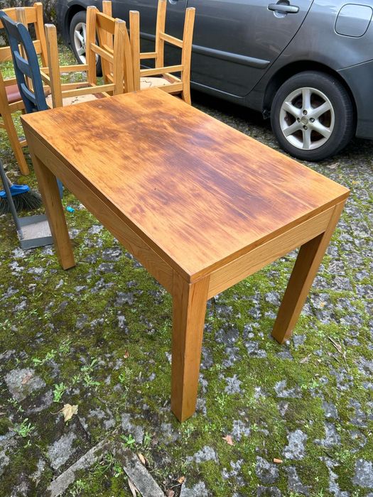 Dining table with 4 chairs64584687052931121