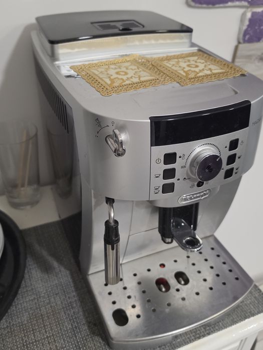 Ekspresy do kawy Delonghi Magnifica S