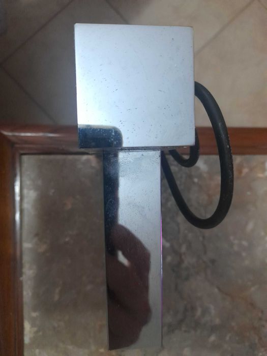 WC Base de Chuveiro, Torneira Elétrica ,Móvel com espelho e Lavatório