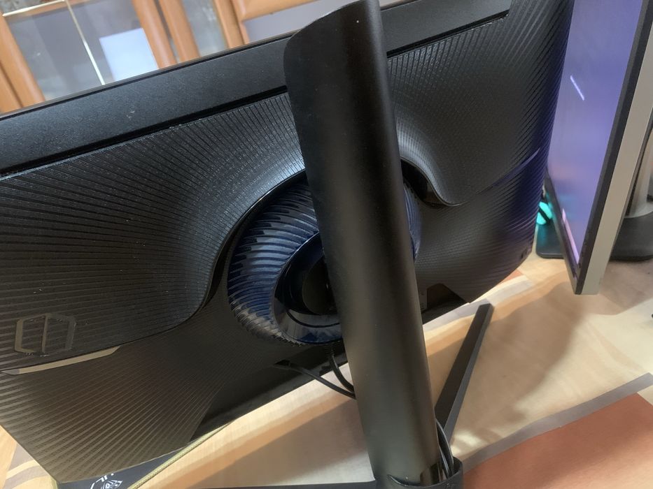 монитор 144Гц Samsung Odyssey g3