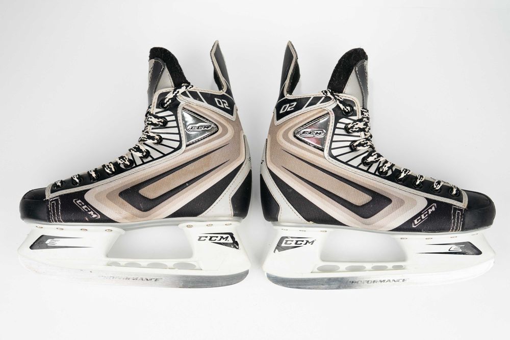 Хокейні ковзани CCM Vector 02 професійні коньки 37 розмір