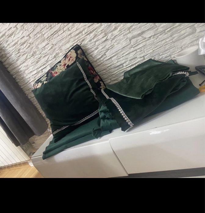 Zestaw zaslony, bieznik i poduszki