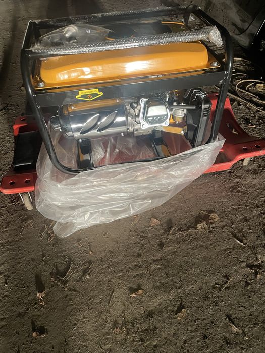 Генератор бензиновий 2,2 кВт