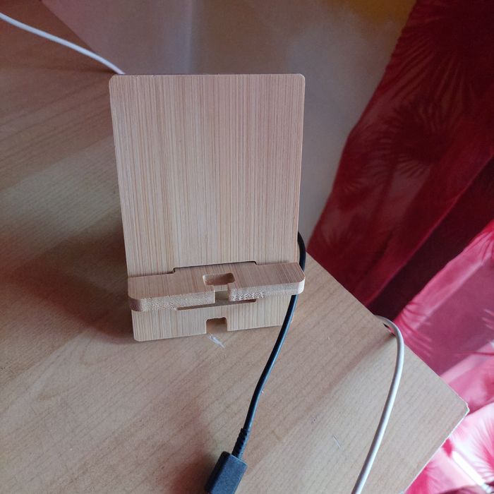 Suporte de telemóvel em bambu