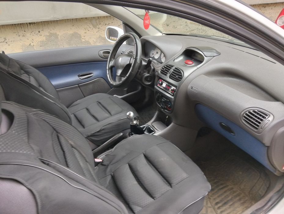 Продається Пежо 206