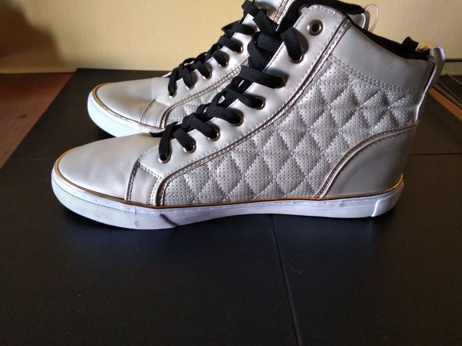 Buty Guess rozmiar 43