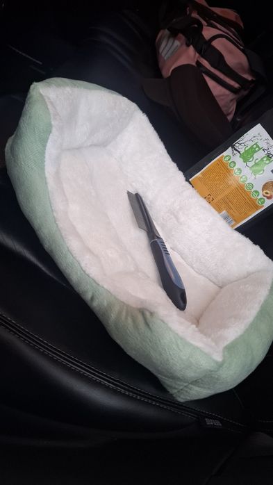 Лежанка, соєвий наповнювач, щітка, б/у