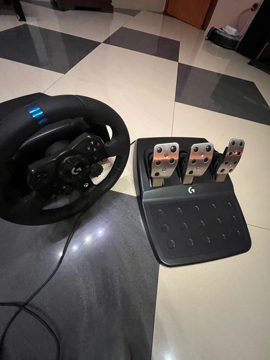 Sim racing  Logitech G923 TRUEFORCE
