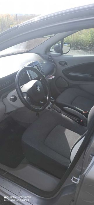Автомобіль Рено зоє