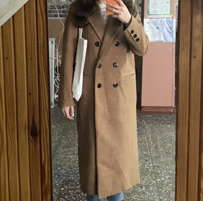 Пальто жіноче коричневе