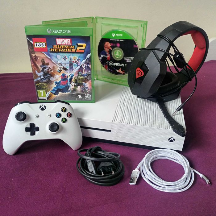 Ale xbox one s 500GB zestaw, 1 pad, okablowanie, słuchawki, lego fifa