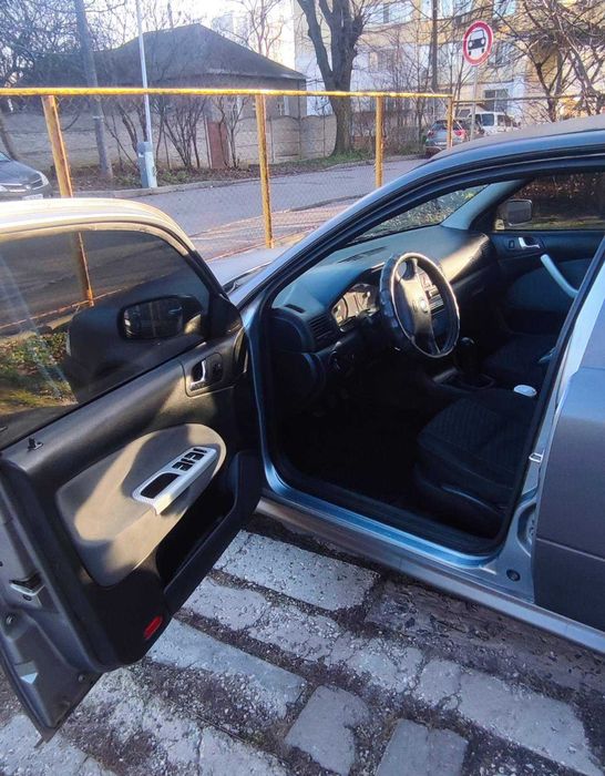 Шкода Октавия 1.8 т